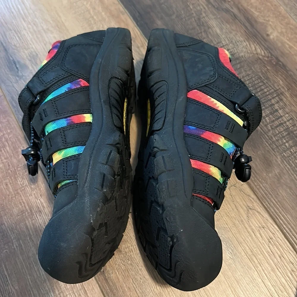 Keen Newport Black/Original Tie Dye Water/Hiking‎ Shoes Sandals Size 5